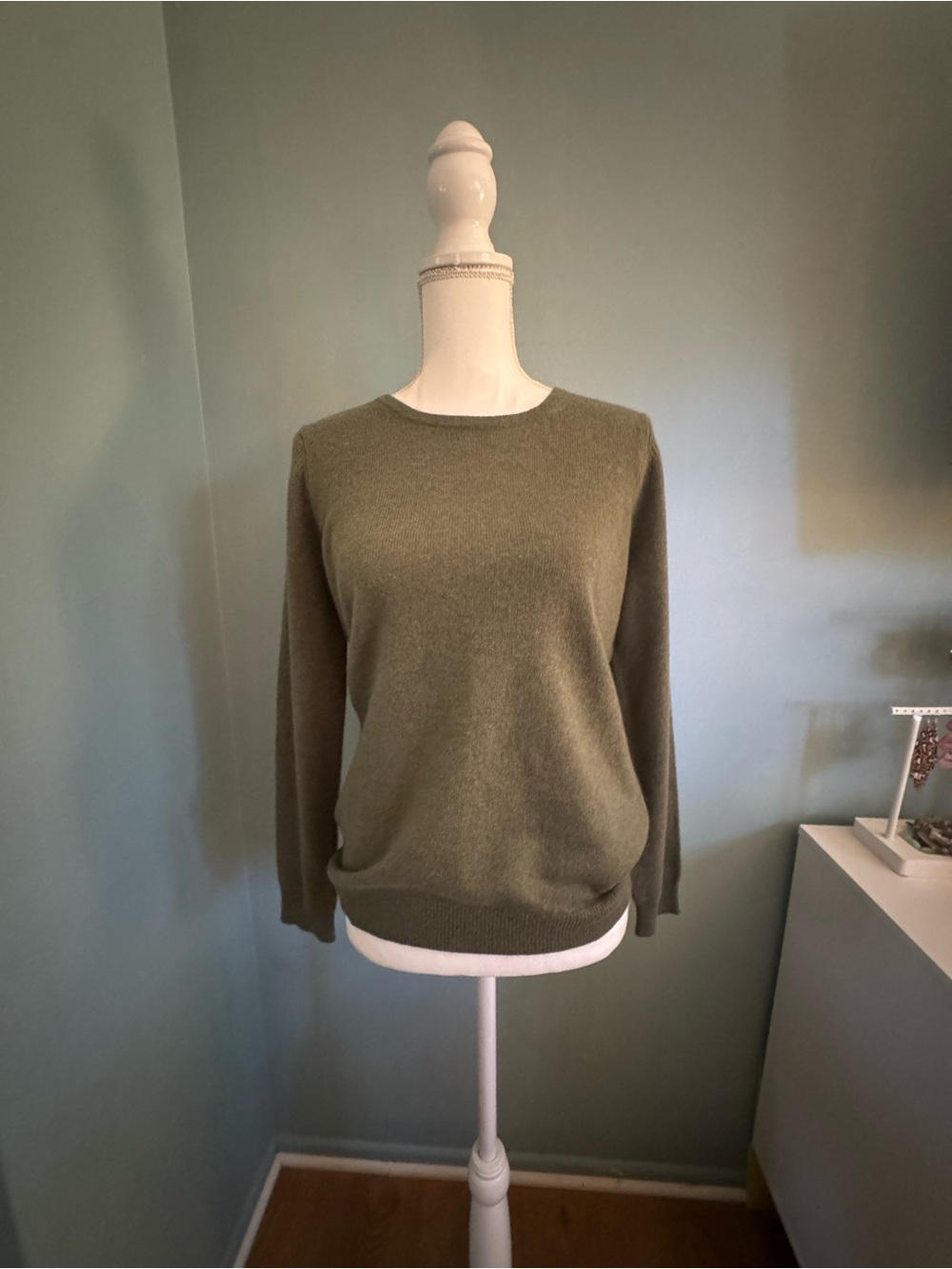 NWT Women's Olive Crewneck Sweater 100% Cashmere Crewneck Sweater Medium
